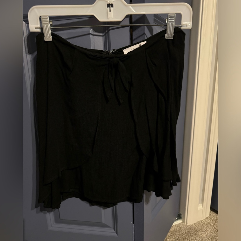 Lush black skirt